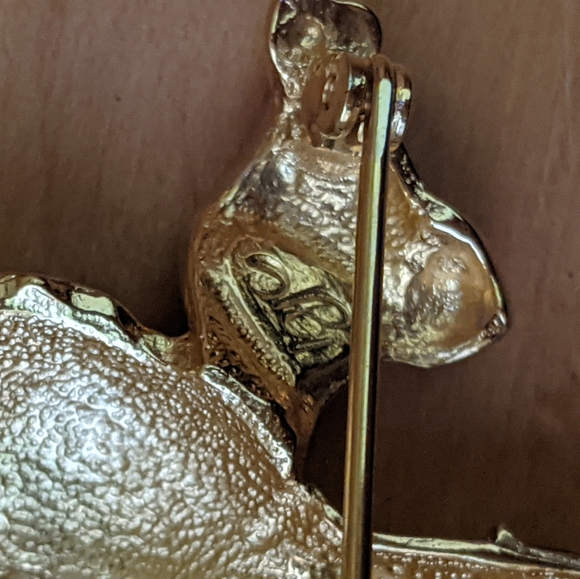 Vintage BJC Iris Brooch Pin - Picture 4 of 4